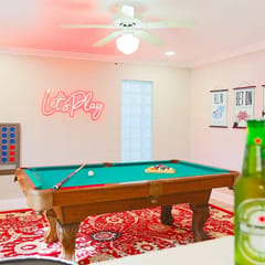 Pool Table, Minigolf, Games @ Pondside FunHouse
