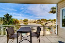 Heated Pool, Spa and Fun at Ocean Shore Retreat