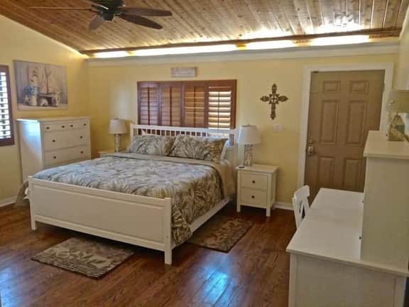 Blue Haven Resort | Bay View, Heated Pool, Fishing
