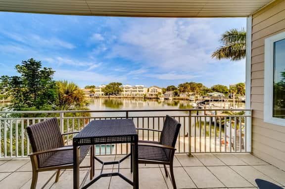 Heated Pool, Spa and Fun at Ocean Shore Retreat