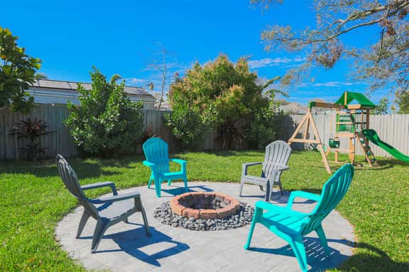 Pool, Playset, 15 min to Pier 60 @ Cove Cay Oasis