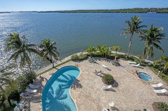 Sand Dollar Point - Pool, Bay, Hot Tub, 10 min to beach