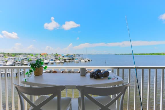 Sand Dollar Point - Pool, Bay, Hot Tub, 10 min to beach