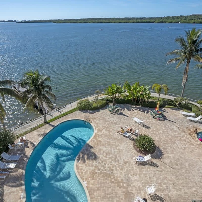 Bay View, Pool, 5 min St Pete Beach @ Dolphin Bay